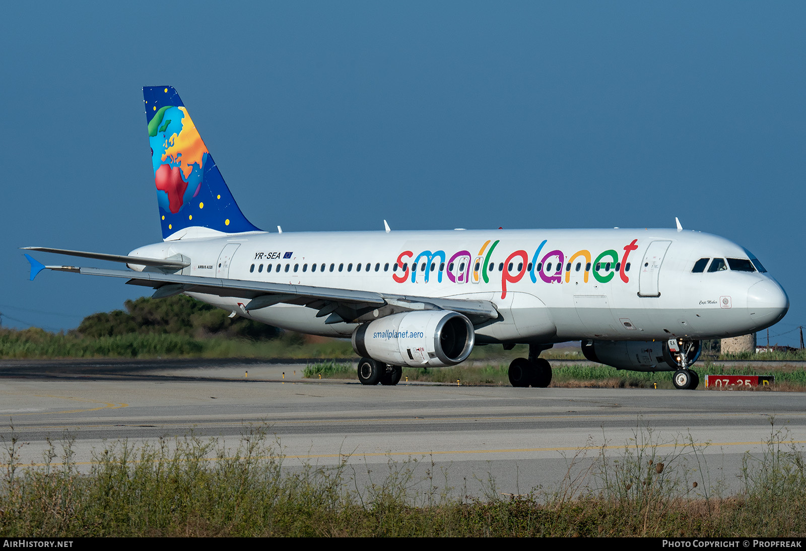 Aircraft Photo of YR-SEA | Airbus A320-231 | Small Planet Airlines | AirHistory.net #636370