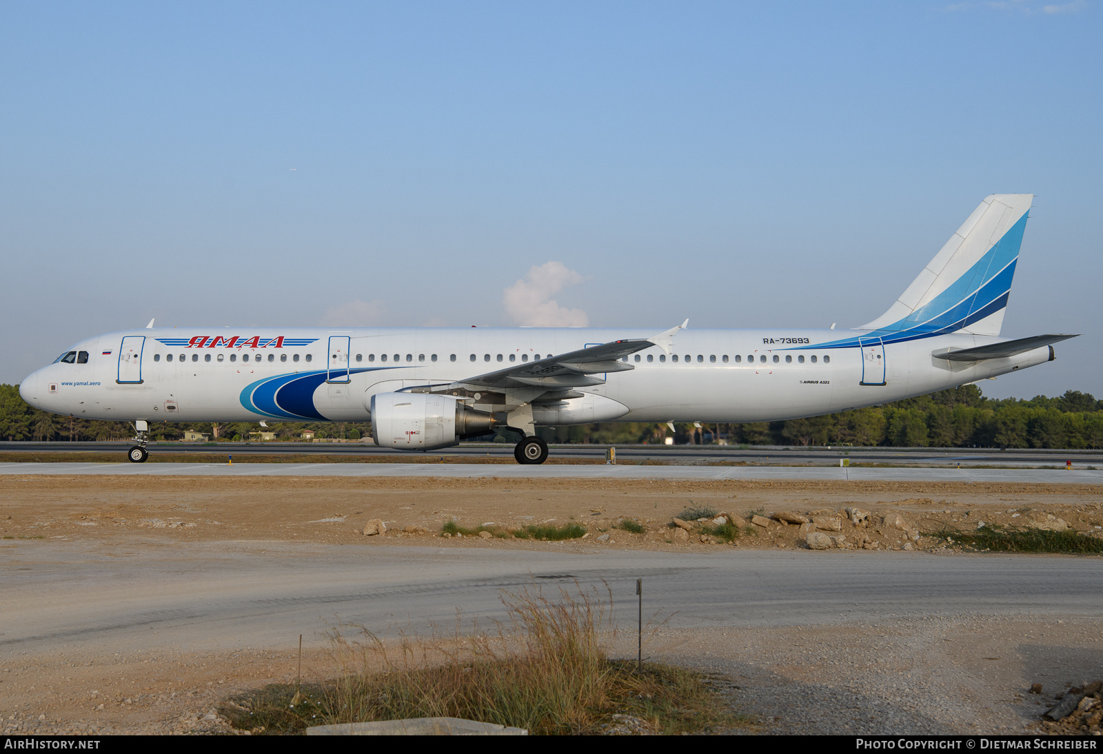 Aircraft Photo of RA-73693 | Airbus A321-211 | Yamal Airlines | AirHistory.net #636387