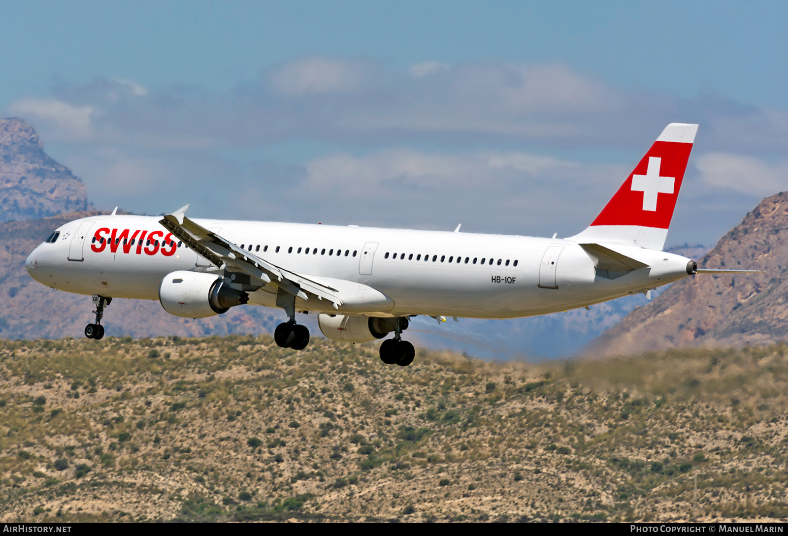 Aircraft Photo of HB-IOF | Airbus A321-111 | Swiss International Air Lines | AirHistory.net #636409