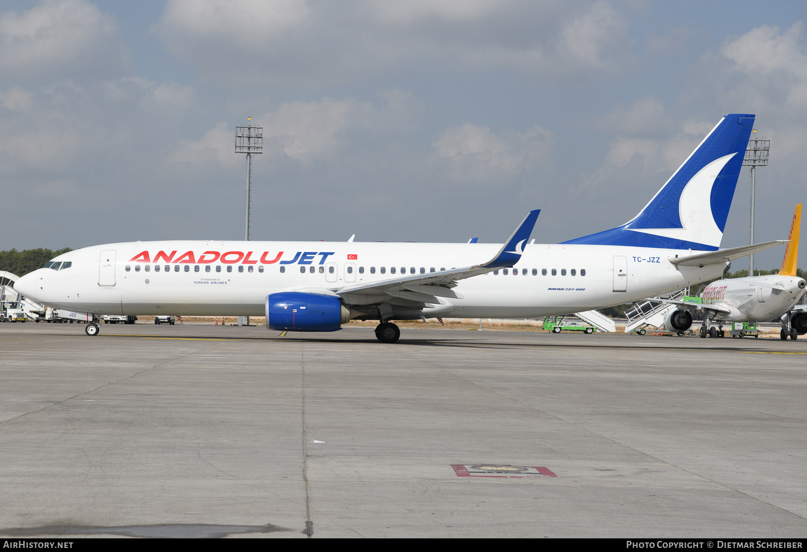 Aircraft Photo of TC-JZZ | Boeing 737-800 | AnadoluJet | AirHistory.net #636452