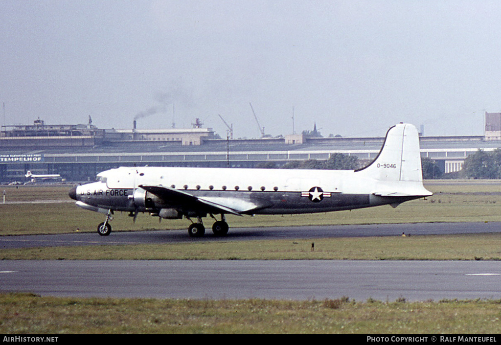 Aircraft Photo of 44-9046 / 0-9046 | Douglas C-54E Skymaster | USA - Air Force | AirHistory.net #636484