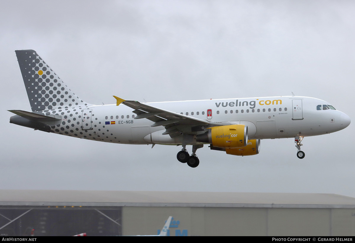 Aircraft Photo of EC-NGB | Airbus A319-111 | Vueling Airlines | AirHistory.net #636549