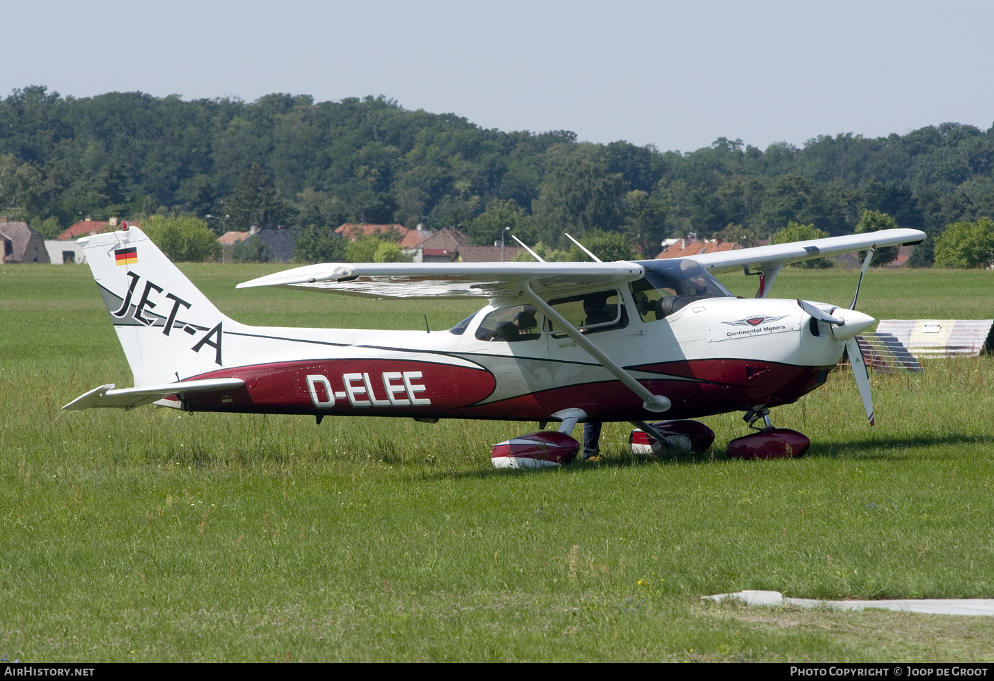 Aircraft Photo of D-ELEE | Cessna 172S(Centurion) Skyhawk SP | AirHistory.net #636565