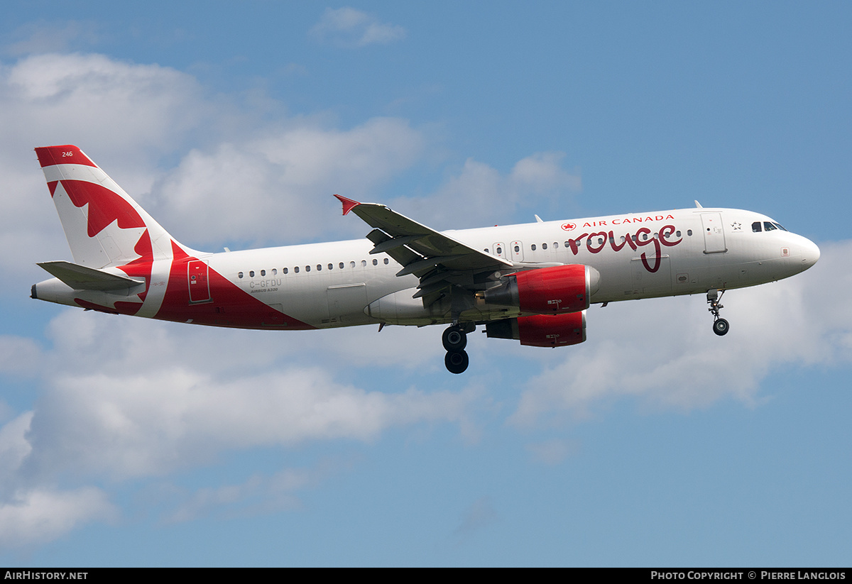 Aircraft Photo of C-GFDU | Airbus A320-214 | Air Canada Rouge | AirHistory.net #636634