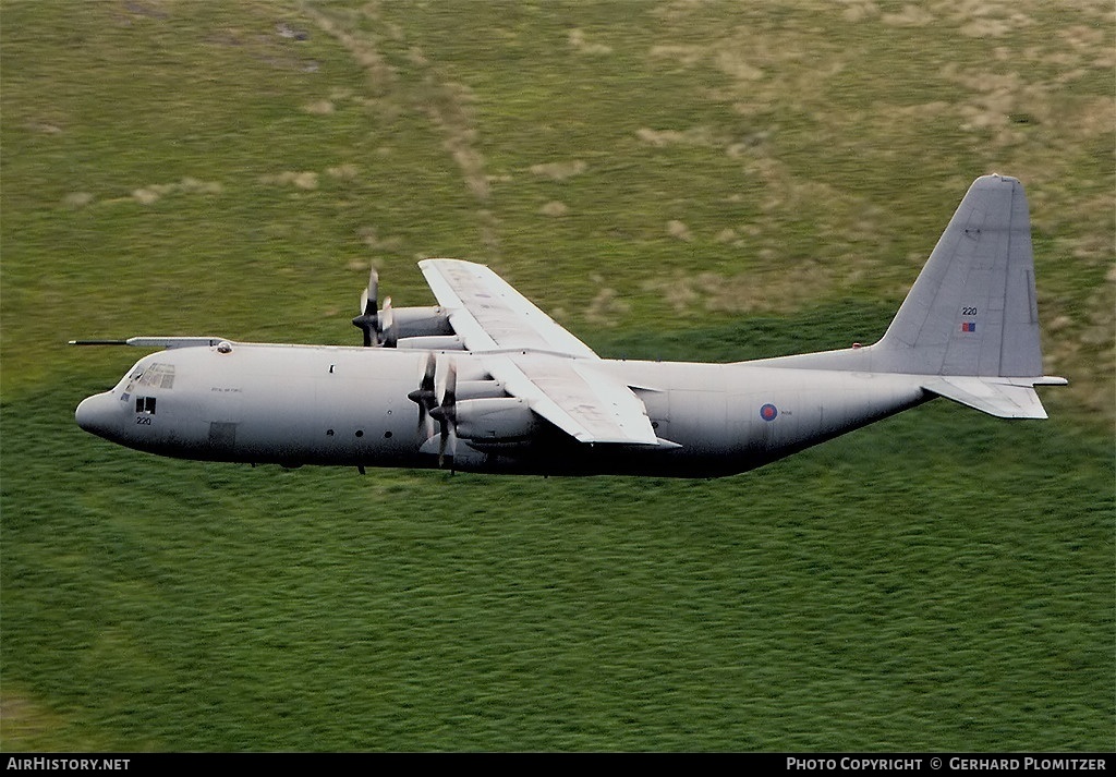 Aircraft Photo of XV220 | Lockheed C-130K Hercules C3P (L-382) | UK - Air Force | AirHistory.net #636671