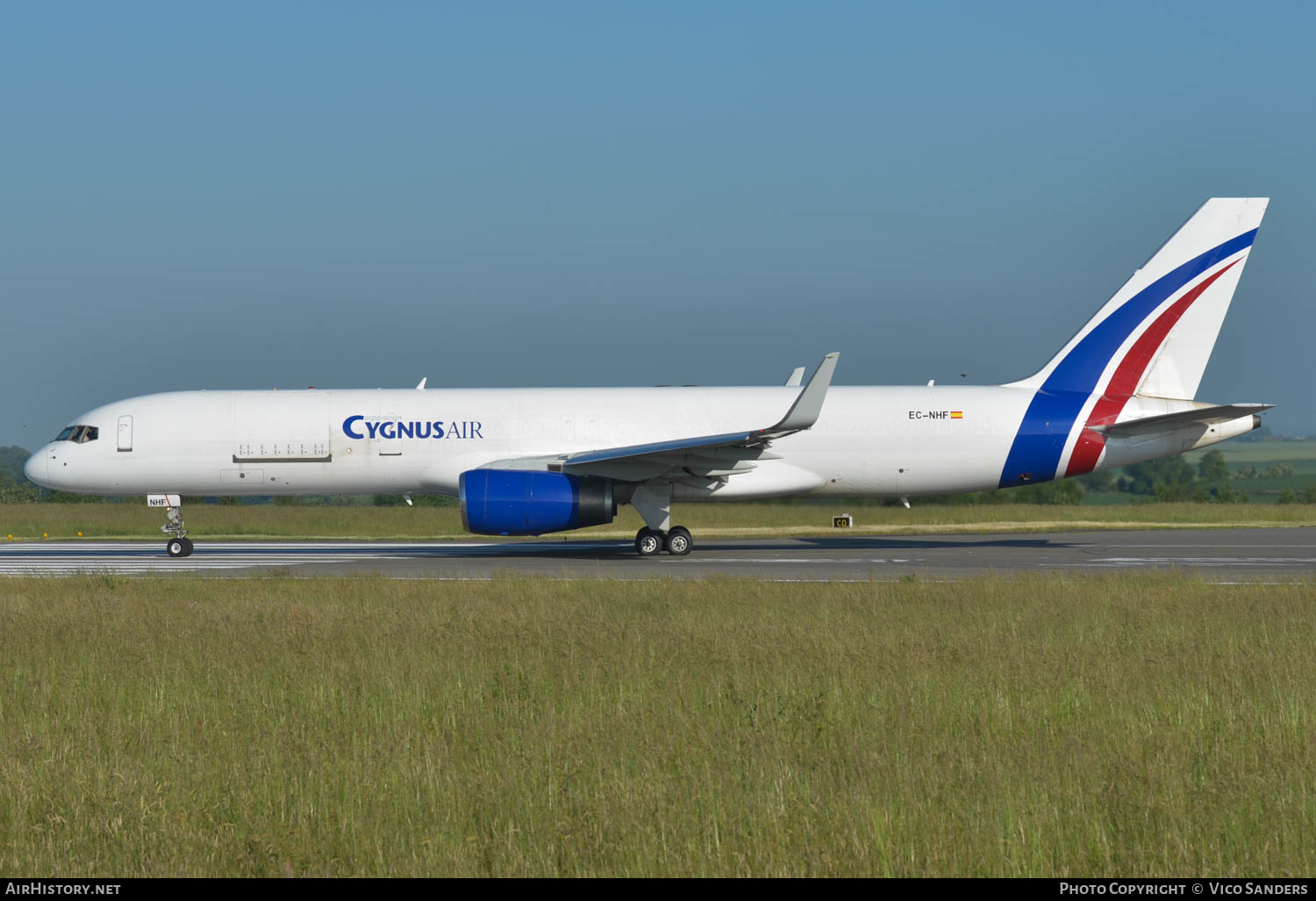 Aircraft Photo of EC-NHF | Boeing 757-223(PCF) | Cygnus Air | AirHistory.net #636814