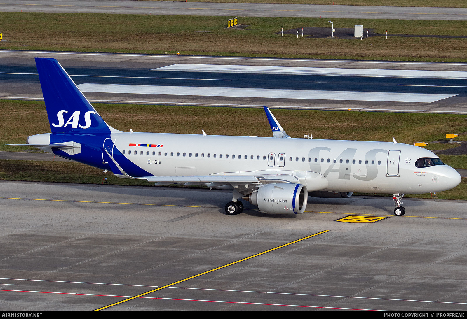 Aircraft Photo of EI-SIW | Airbus A320-251N | Scandinavian Airlines - SAS | AirHistory.net #636868