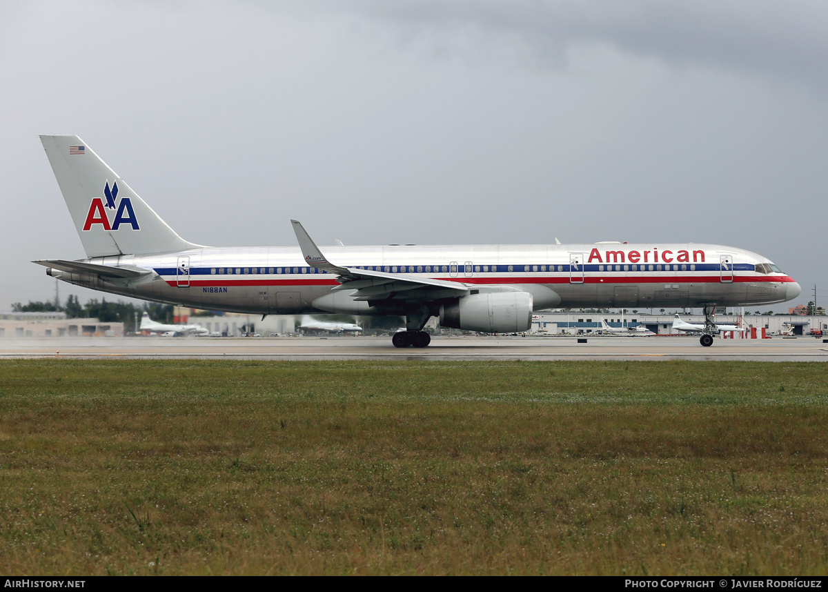 Aircraft Photo of N188AN | Boeing 757-223 | American Airlines | AirHistory.net #637006