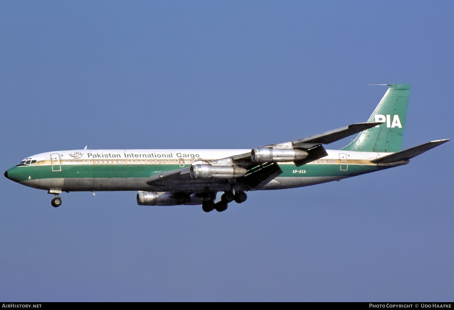 Aircraft Photo of AP-AXA | Boeing 707-340C | Pakistan International Airlines Cargo - PIA | AirHistory.net #637240
