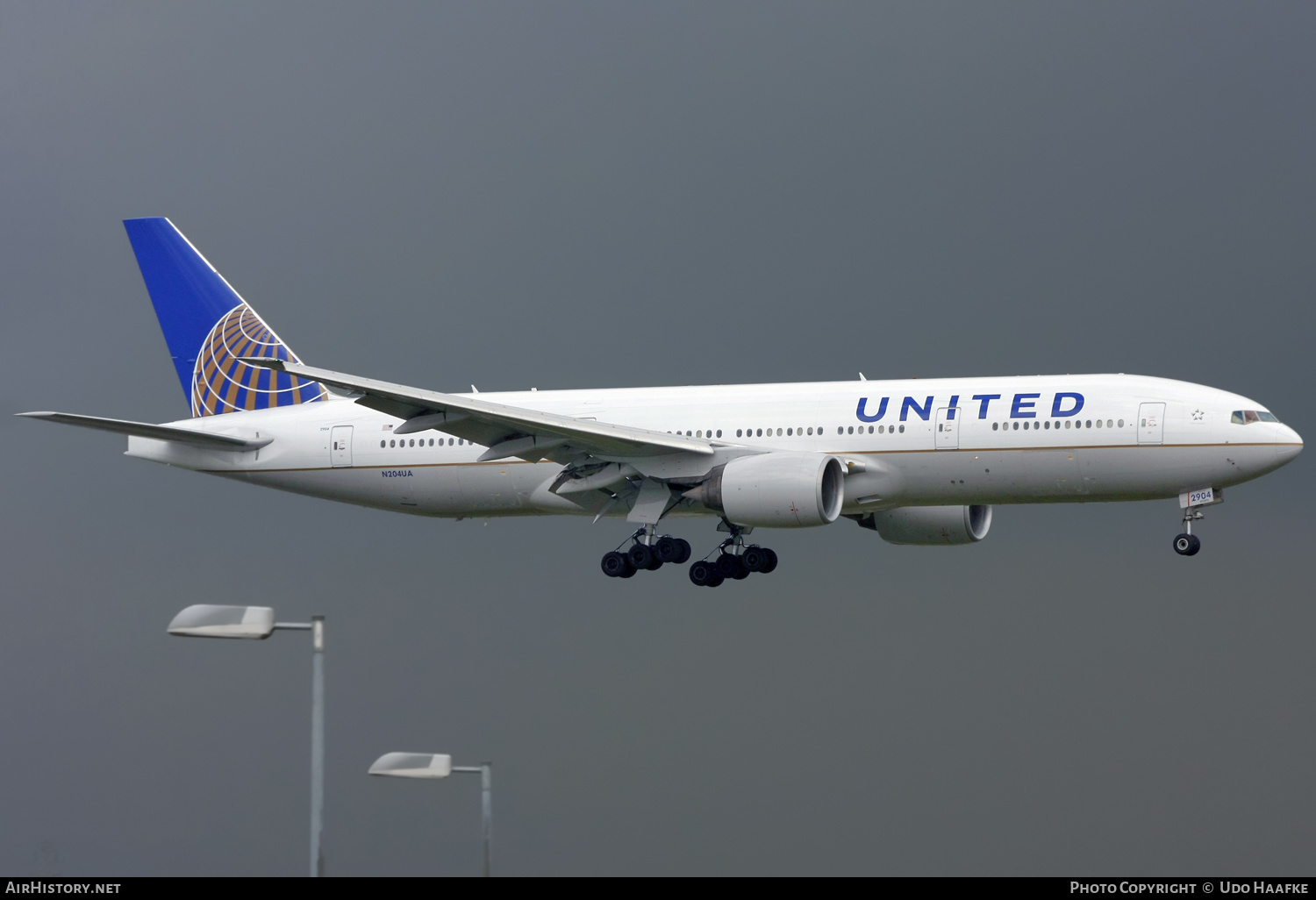 Aircraft Photo of N204UA | Boeing 777-222/ER | United Airlines | AirHistory.net #637246