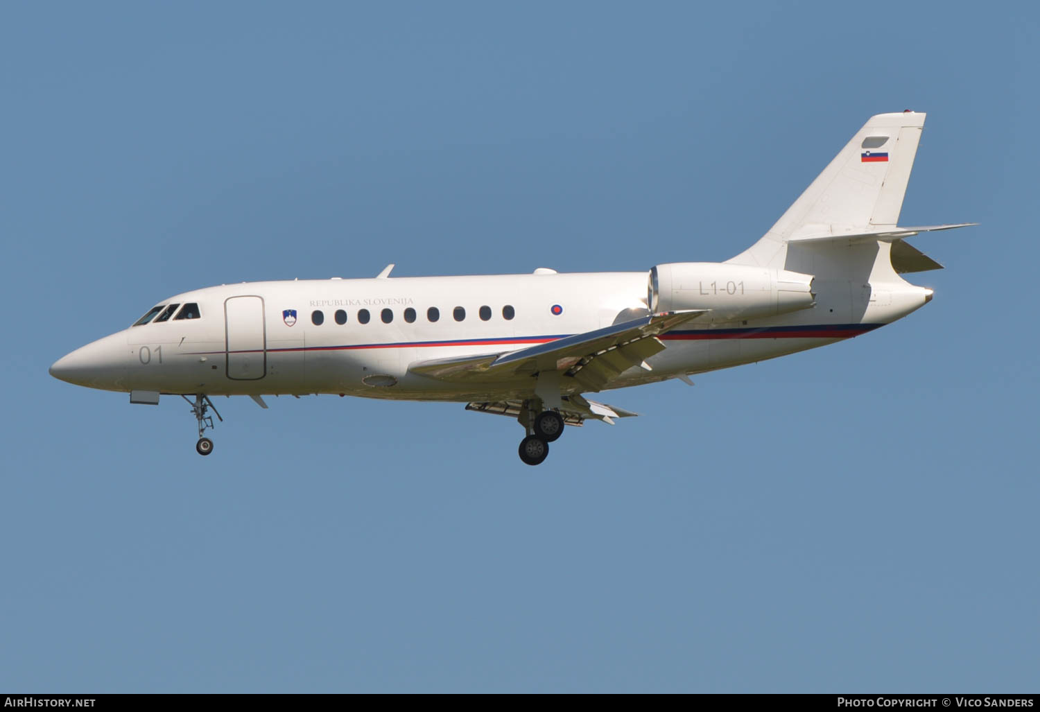 Aircraft Photo of L1-01 | Dassault Falcon 2000EX | Slovenia - Air Force | AirHistory.net #637252