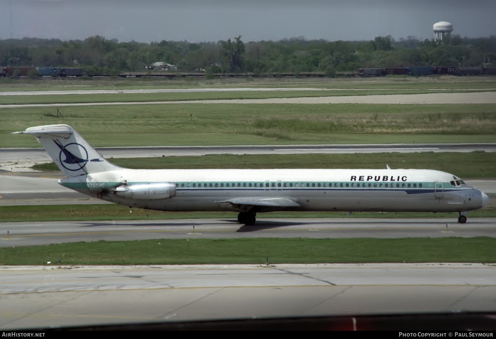 Aircraft Photo of N765NC | McDonnell Douglas DC-9-51 | Republic Airlines | AirHistory.net #637265