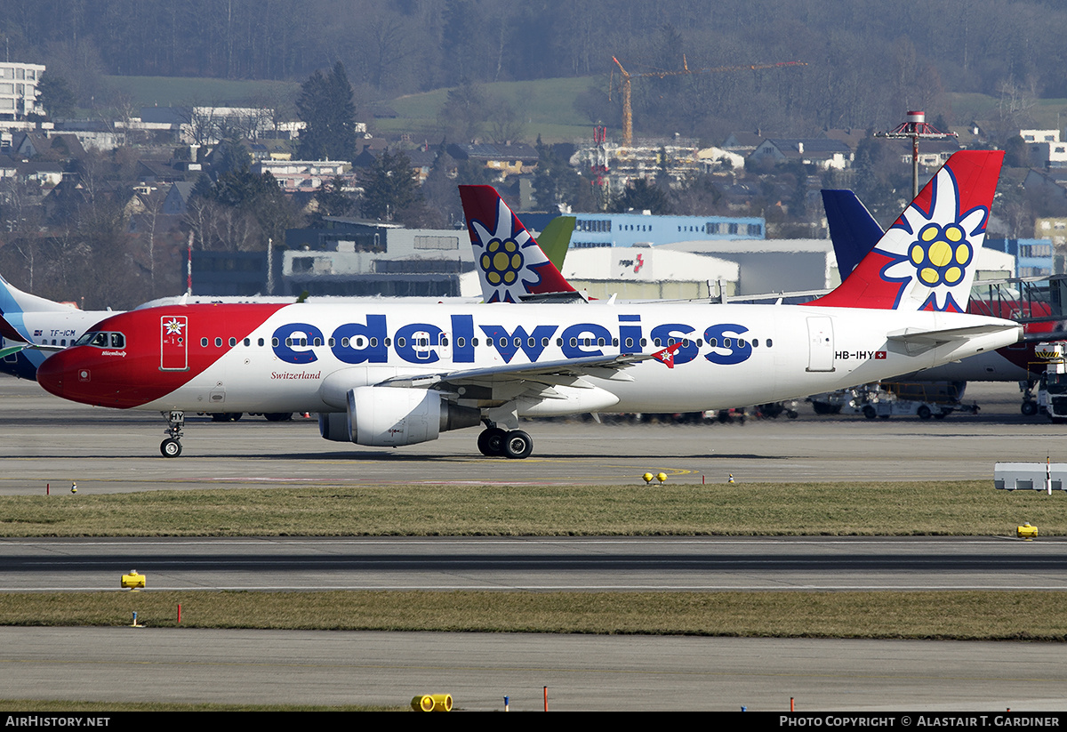 Aircraft Photo of HB-IHY | Airbus A320-214 | Edelweiss Air | AirHistory.net #637333