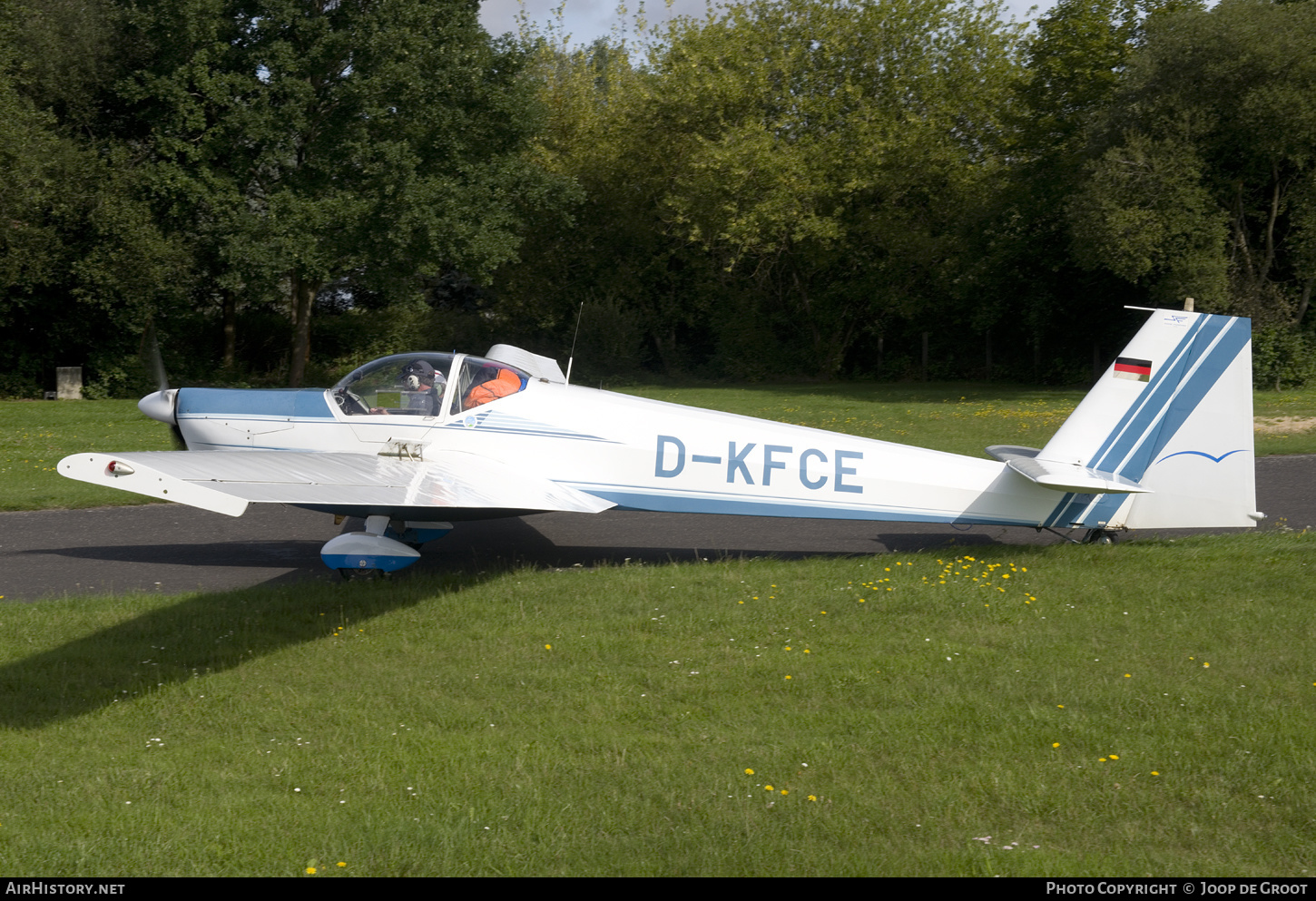 Aircraft Photo of D-KFCE | Scheibe SF-25C Rotax Falke | AirHistory.net #637407