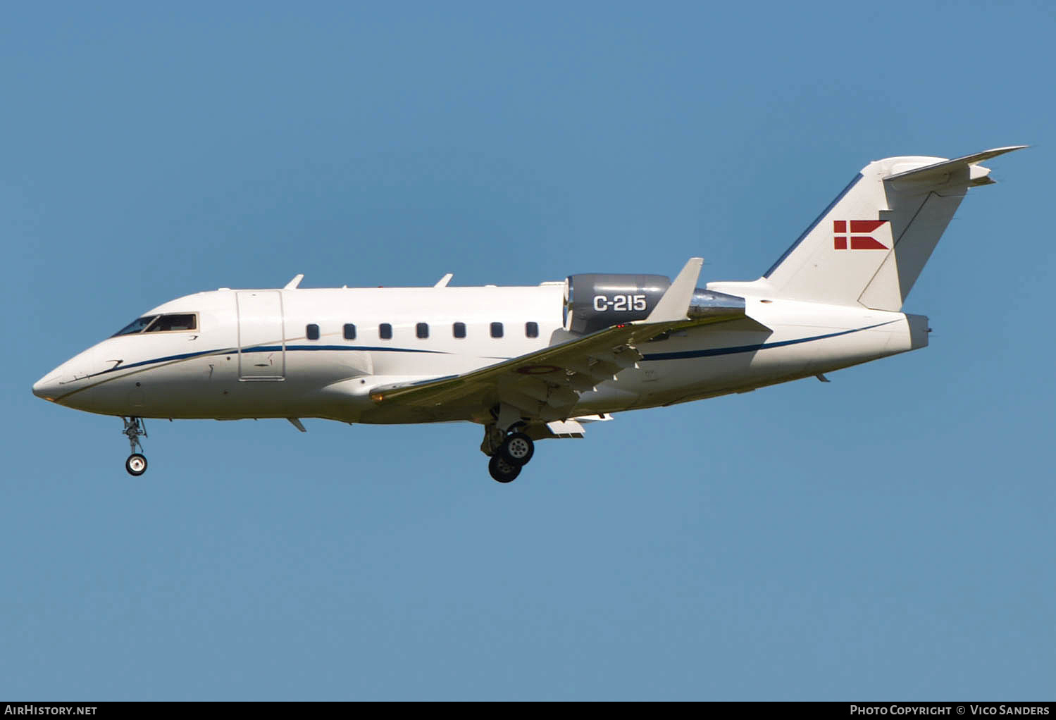 Aircraft Photo of C-215 | Bombardier Challenger 604 (CL-600-2B16) | Denmark - Air Force | AirHistory.net #637519