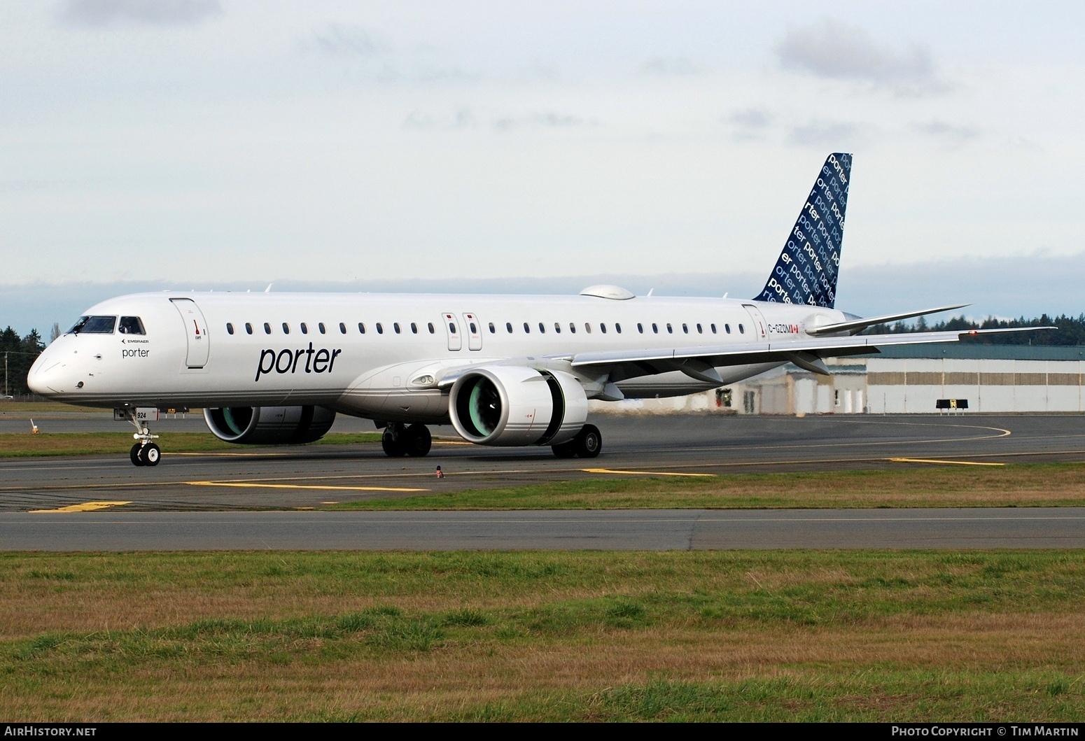 Aircraft Photo of C-GZQM | Embraer 195-E2 (ERJ-190-400) | Porter Airlines | AirHistory.net #637548