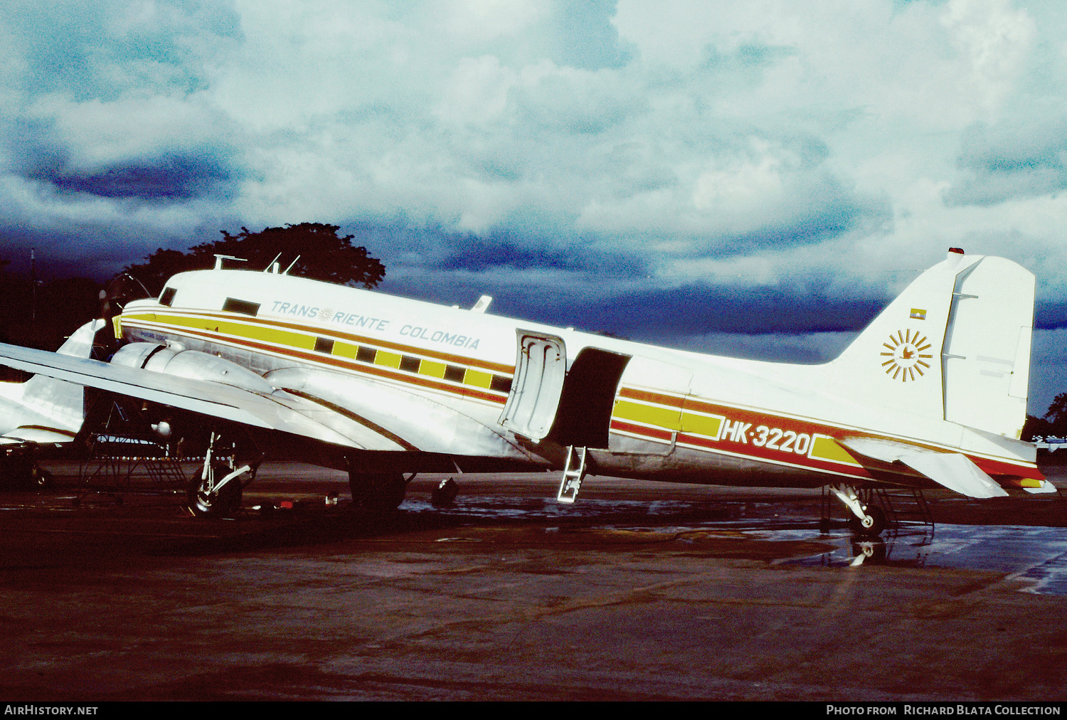 Aircraft Photo of HK-3220 | Douglas R4D-5 Skytrain | Trans Oriente | AirHistory.net #637656