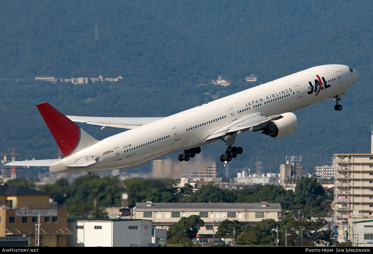 Aircraft Photo of JA8944 | Boeing 777-346 | Japan Airlines - JAL | AirHistory.net #637679