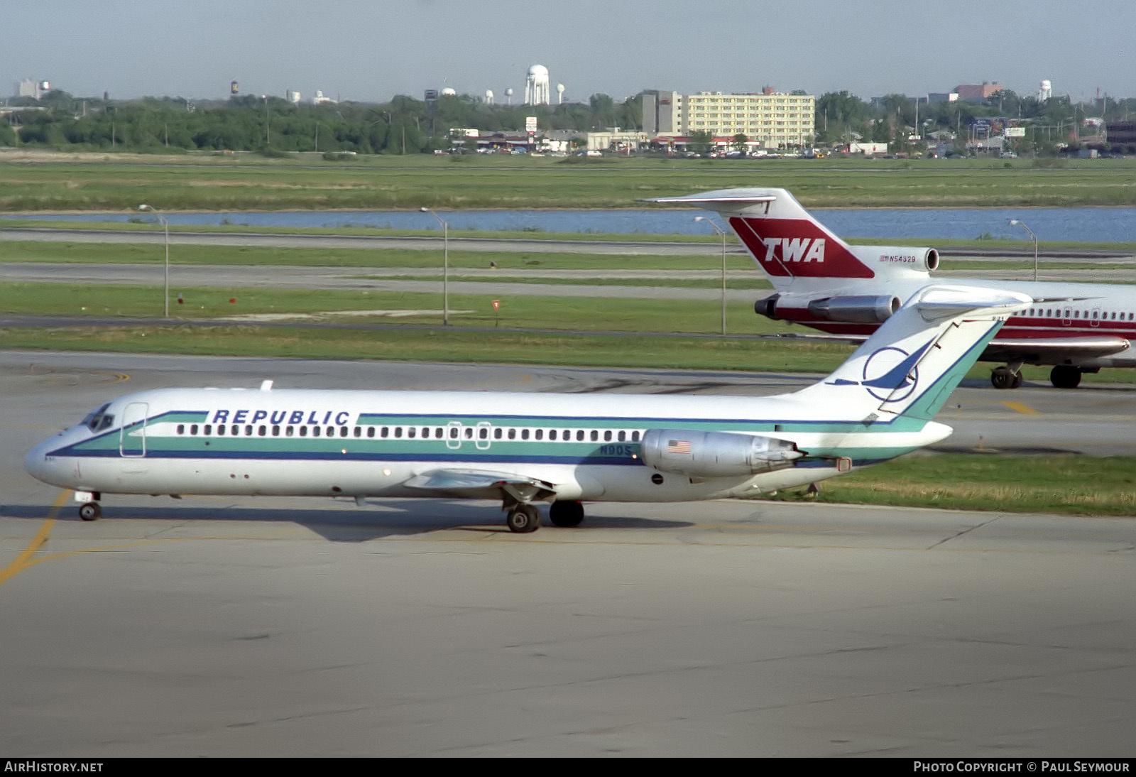 Aircraft Photo of N90S | McDonnell Douglas DC-9-31 | Republic Airlines | AirHistory.net #637703