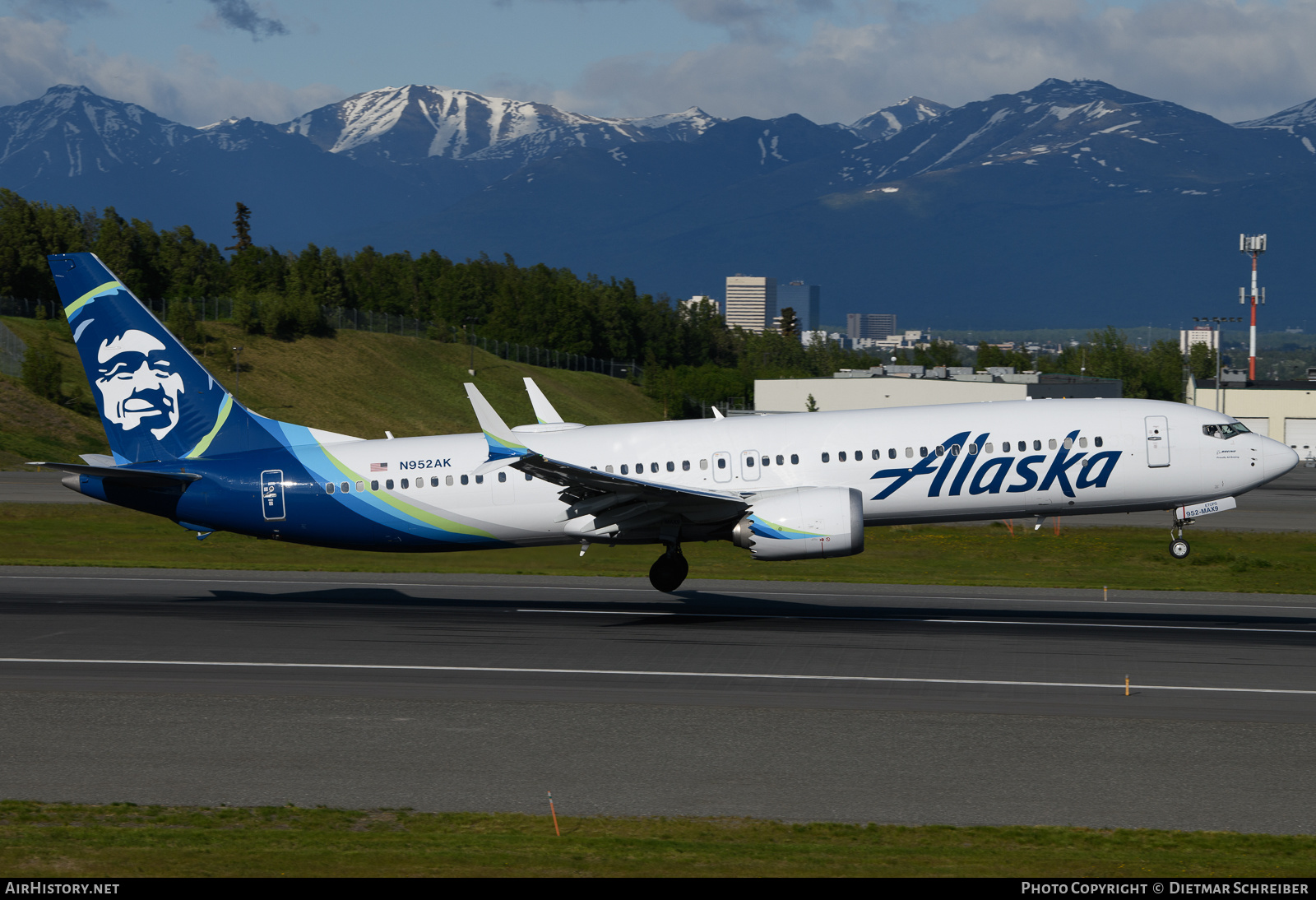 Aircraft Photo of N952AK | Boeing 737-9 Max 9 | Alaska Airlines | AirHistory.net #637764