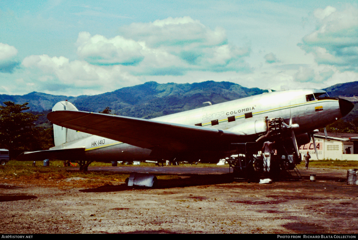 Aircraft Photo of HK-140 | Douglas DC-3(C) / Hi-Per | Aliansa | AirHistory.net #637808