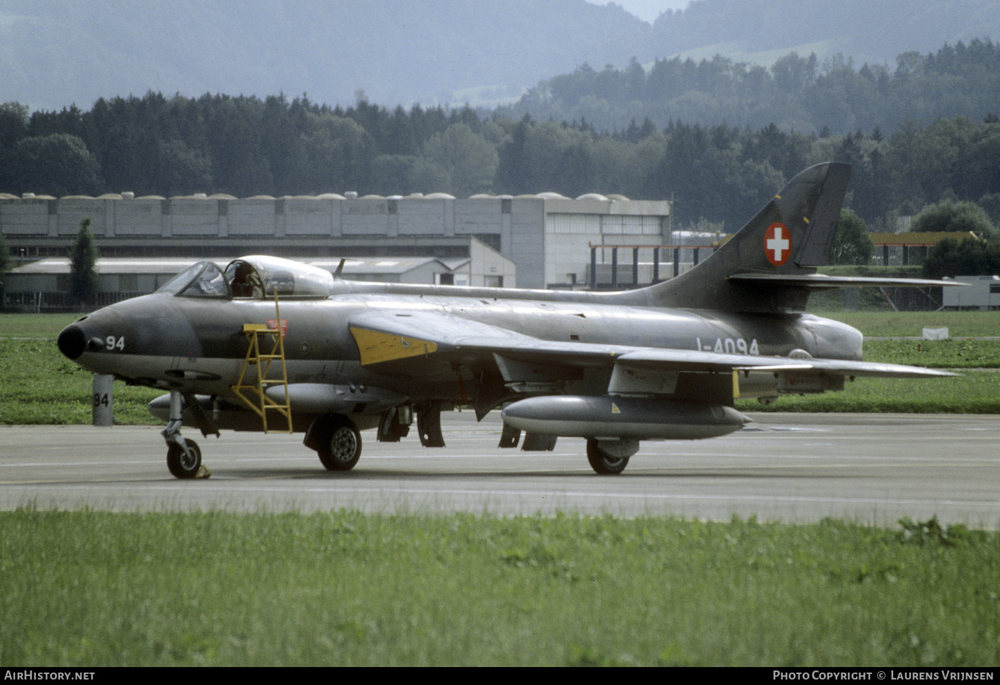 Aircraft Photo of J-4094 | Hawker Hunter F58 | Switzerland - Air Force | AirHistory.net #637817