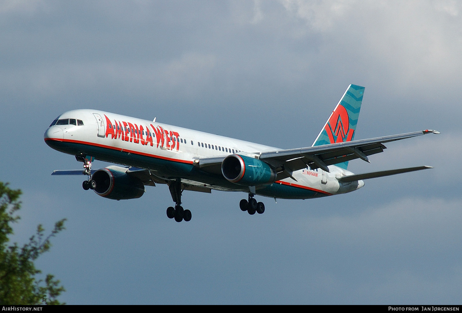 Aircraft Photo of N914AW | Boeing 757-225 | America West Airlines | AirHistory.net #637823