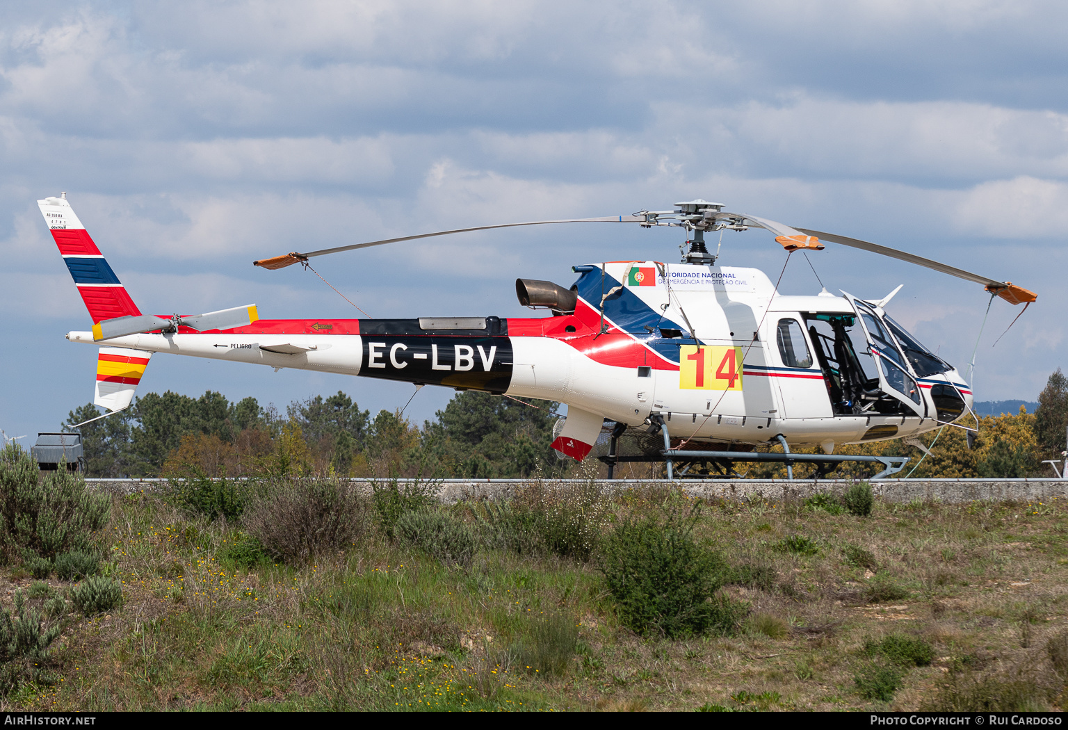 Aircraft Photo of EC-LBV | Aerospatiale AS-350B Ecureuil | Autoridade Nacional de Emergência e Proteção Civil | AirHistory.net #637916