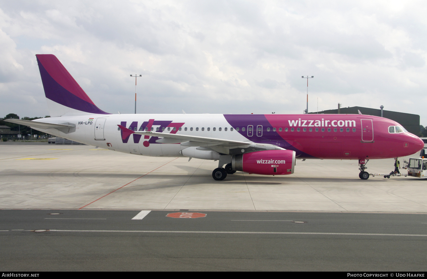 Aircraft Photo of HA-LPD | Airbus A320-233 | Wizz Air | AirHistory.net #638010