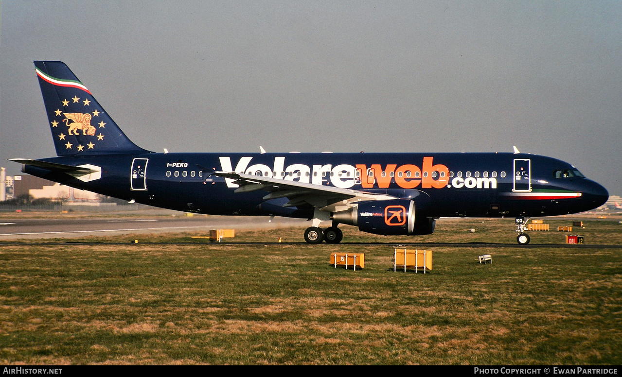 Aircraft Photo of I-PEKQ | Airbus A320-214 | Volareweb | AirHistory.net #638018