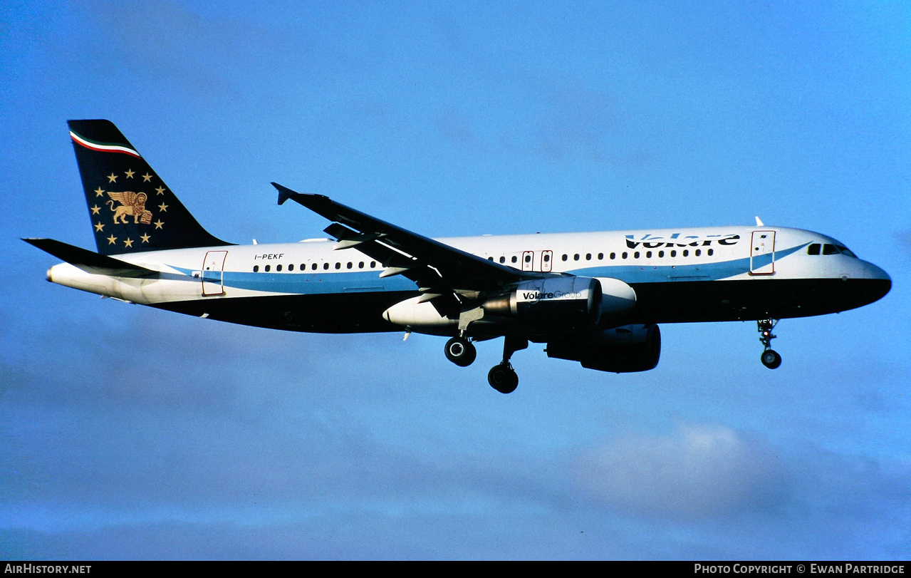 Aircraft Photo of I-PEKF | Airbus A320-214 | Volare Airlines | AirHistory.net #638020