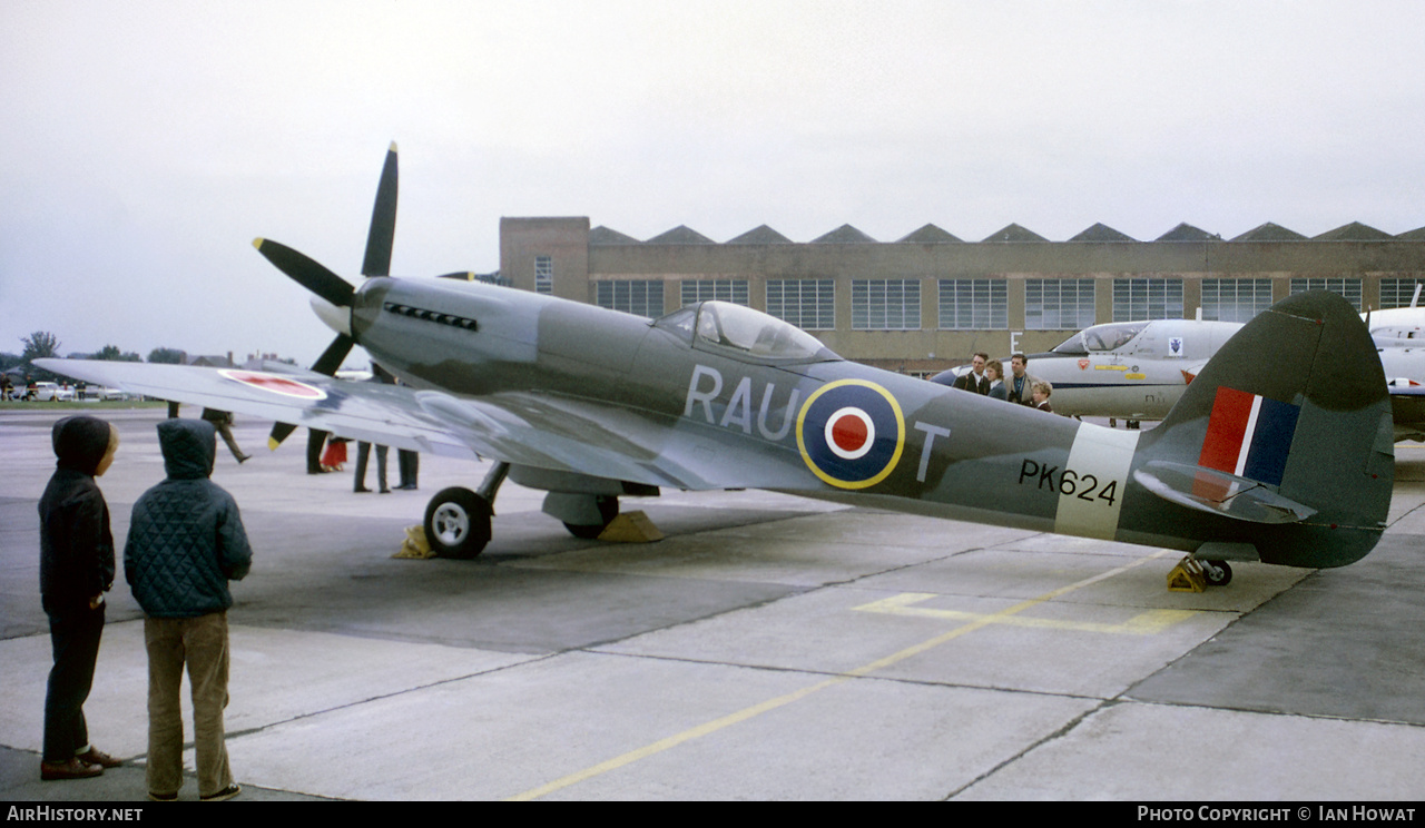 Aircraft Photo of PK624 | Supermarine 356 Spitfire F22 | UK - Air Force | AirHistory.net #638038