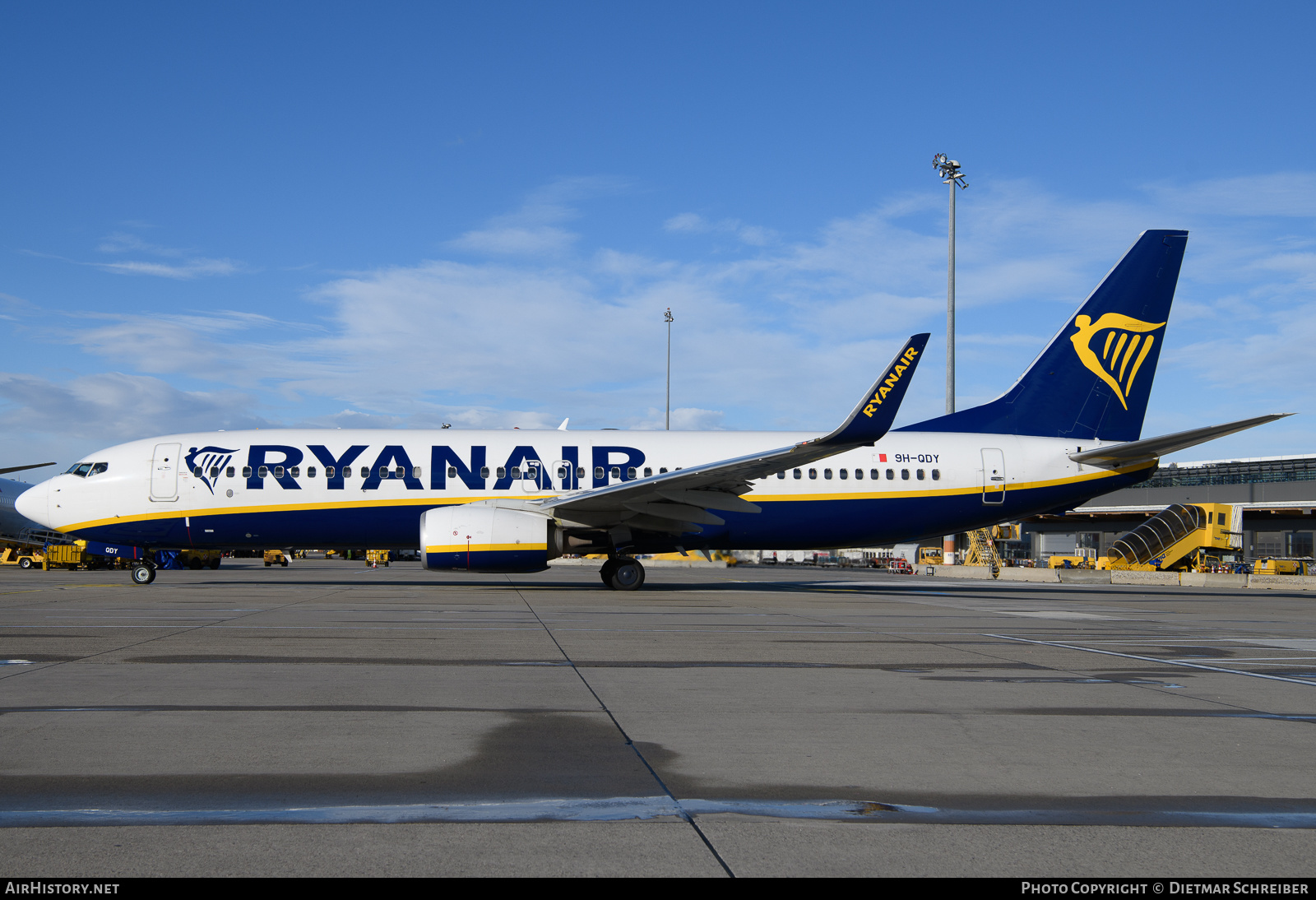 Aircraft Photo of 9H-QDY | Boeing 737-800 | Ryanair | AirHistory.net #638165