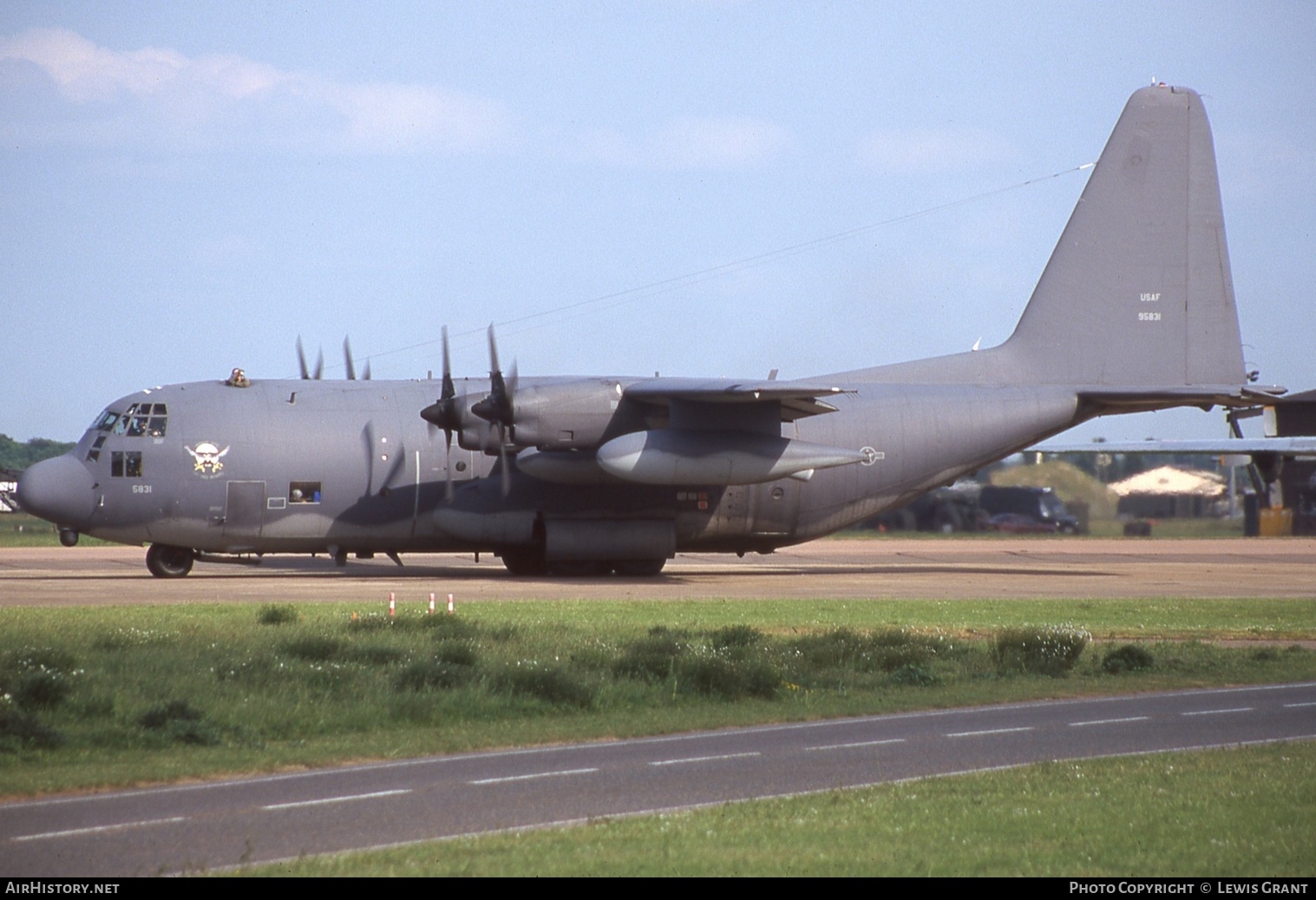 Aircraft Photo of 69-5831 / 95831 | Lockheed MC-130P Hercules (L-382) | USA - Air Force | AirHistory.net #638235