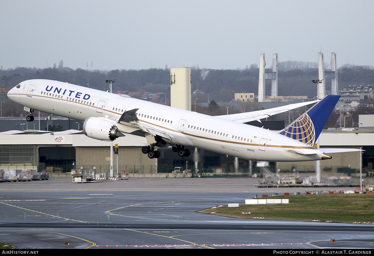 Aircraft Photo of N16009 | Boeing 787-10 Dreamliner | United Airlines | AirHistory.net #638310