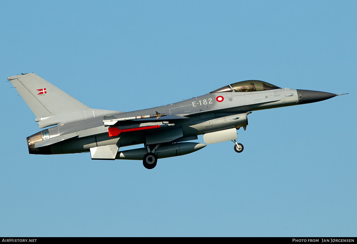 Aircraft Photo of E-182 | General Dynamics F-16AM Fighting Falcon | Denmark - Air Force | AirHistory.net #638323
