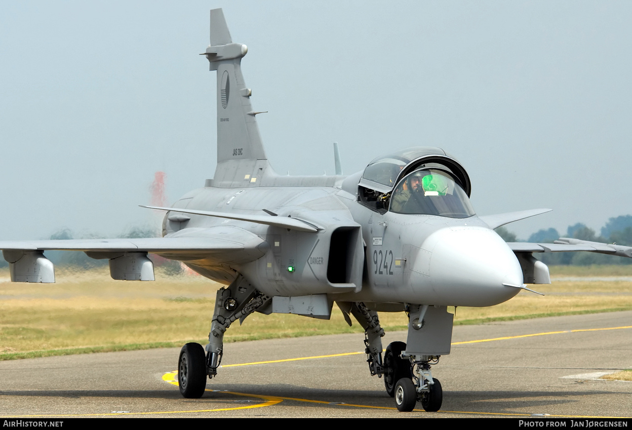 Aircraft Photo of 9242 | Saab JAS 39C Gripen | Czechia - Air Force | AirHistory.net #638428