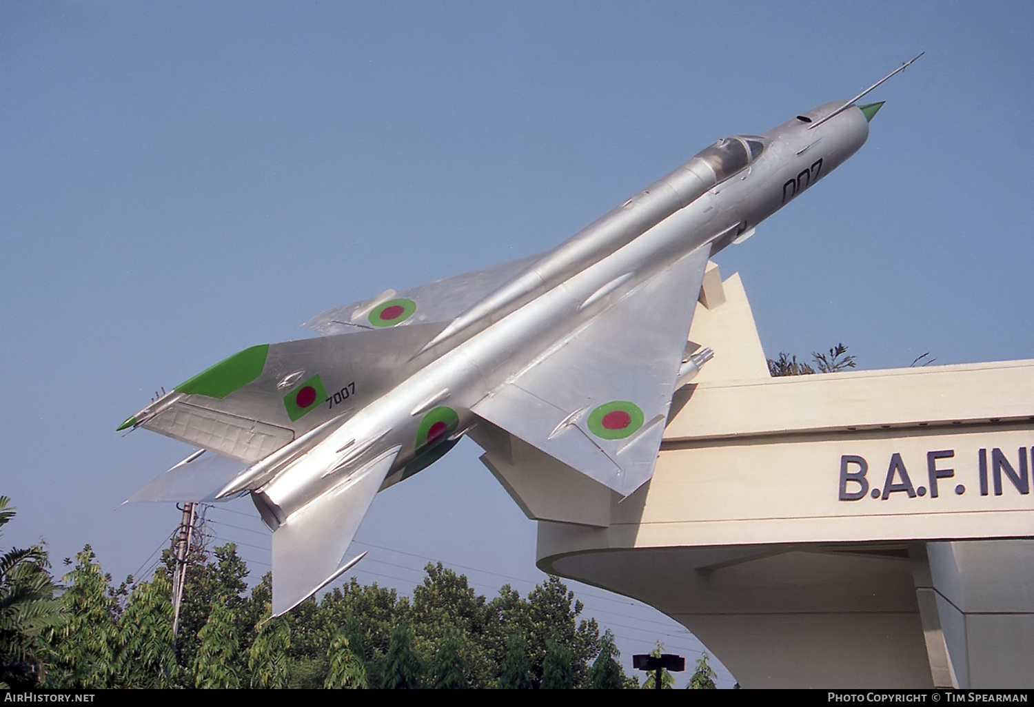 Aircraft Photo of 7007 | Mikoyan-Gurevich MiG-21MF | Bangladesh - Air Force | AirHistory.net #638437