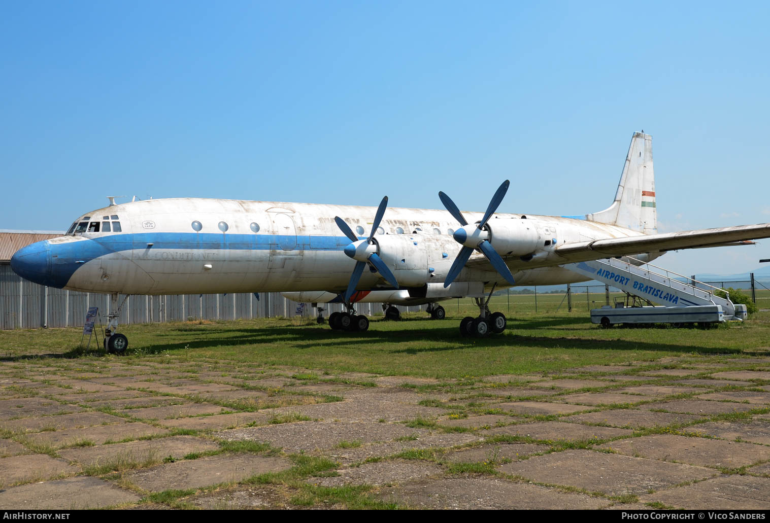 Aircraft Photo of HA-MOI | Ilyushin Il-18D | Malév - Hungarian Airlines | AirHistory.net #638505