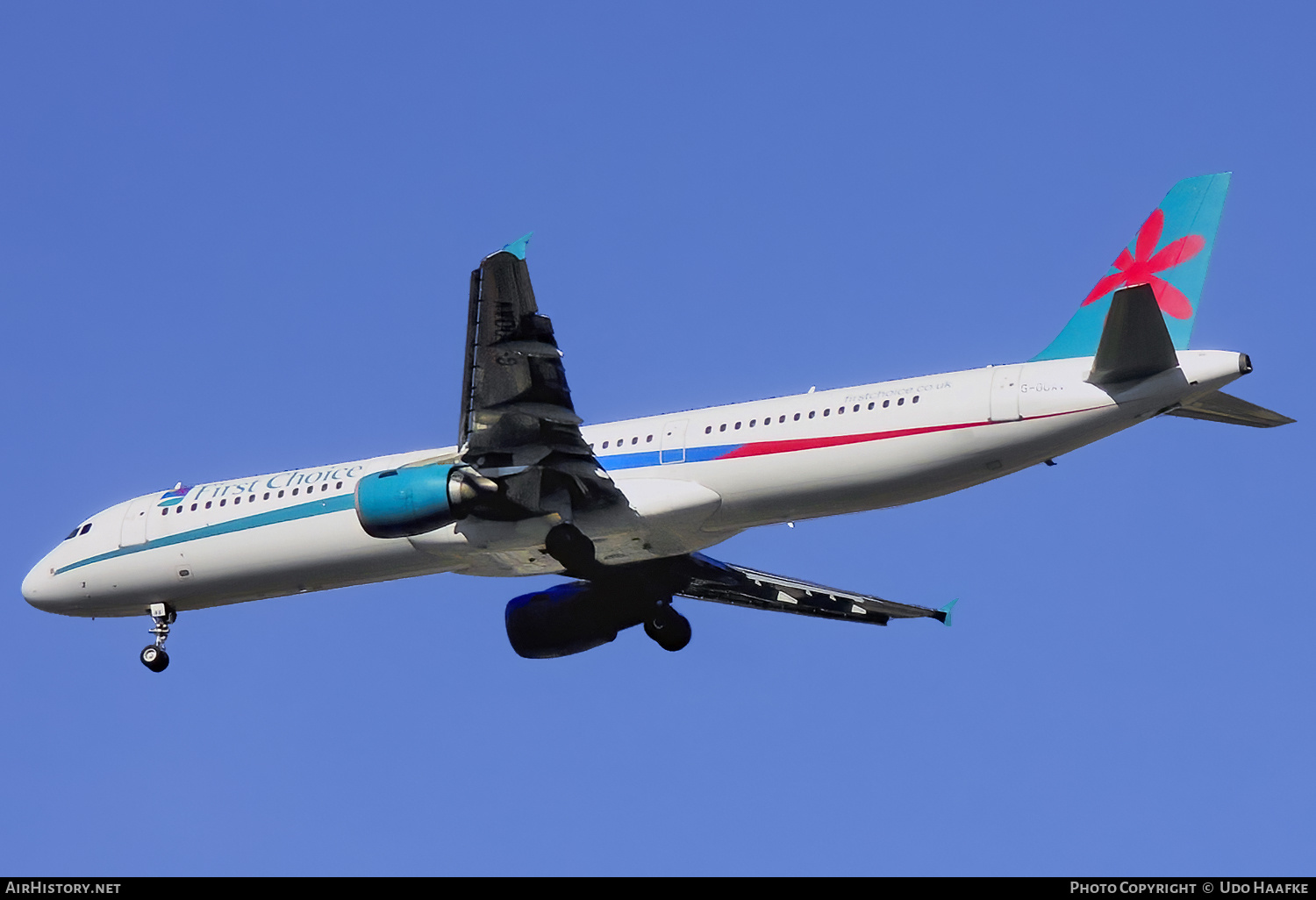 Aircraft Photo of G-OOAV | Airbus A321-211 | First Choice Airways | AirHistory.net #638508