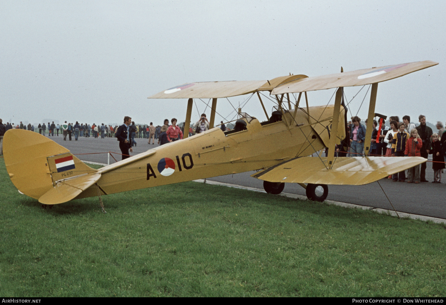 Aircraft Photo of A-10 / PG690 | De Havilland D.H. 82A Tiger Moth II | Netherlands - Air Force | AirHistory.net #638537