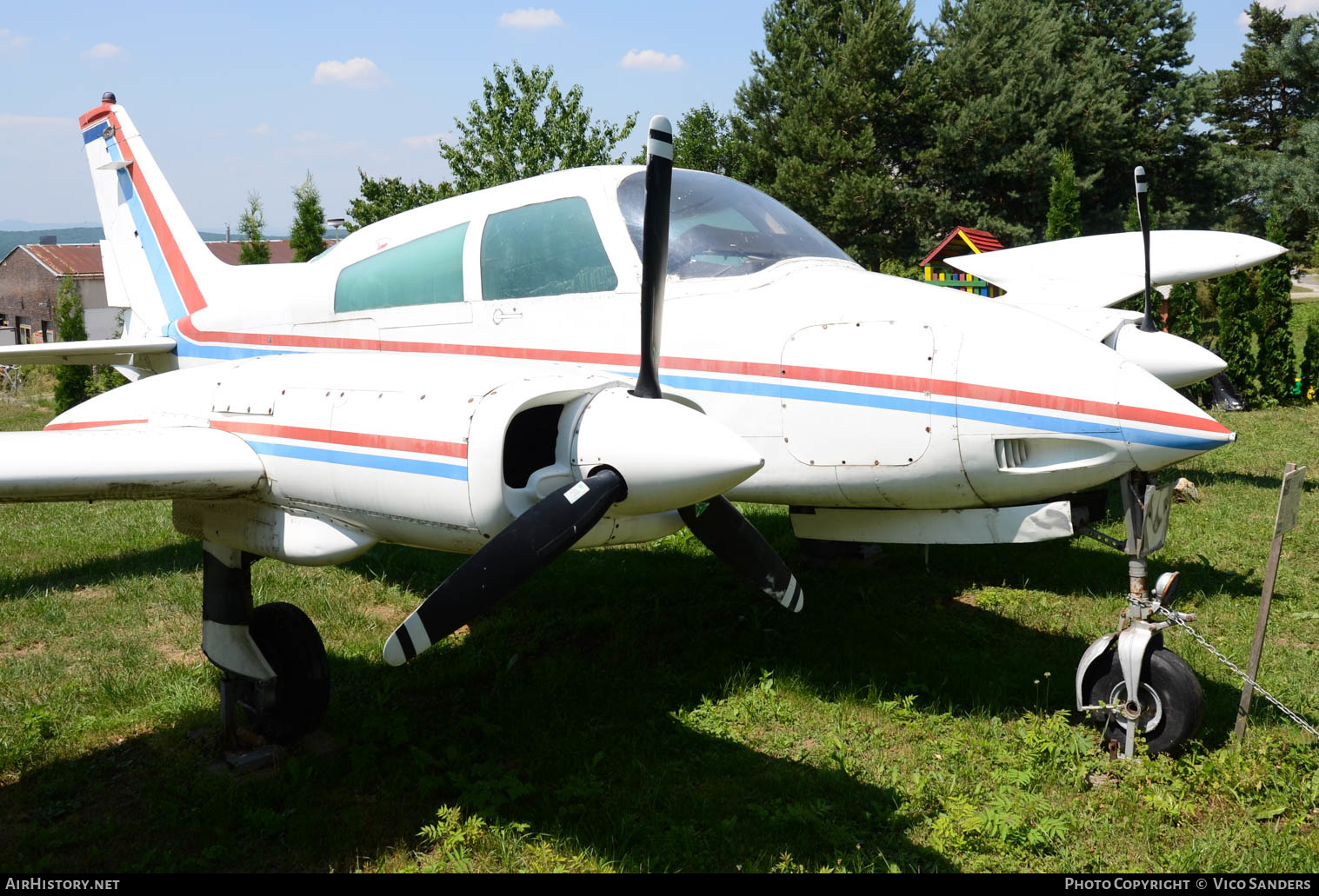 Aircraft Photo of OM-GEO | Cessna 310Q | AirHistory.net #638546