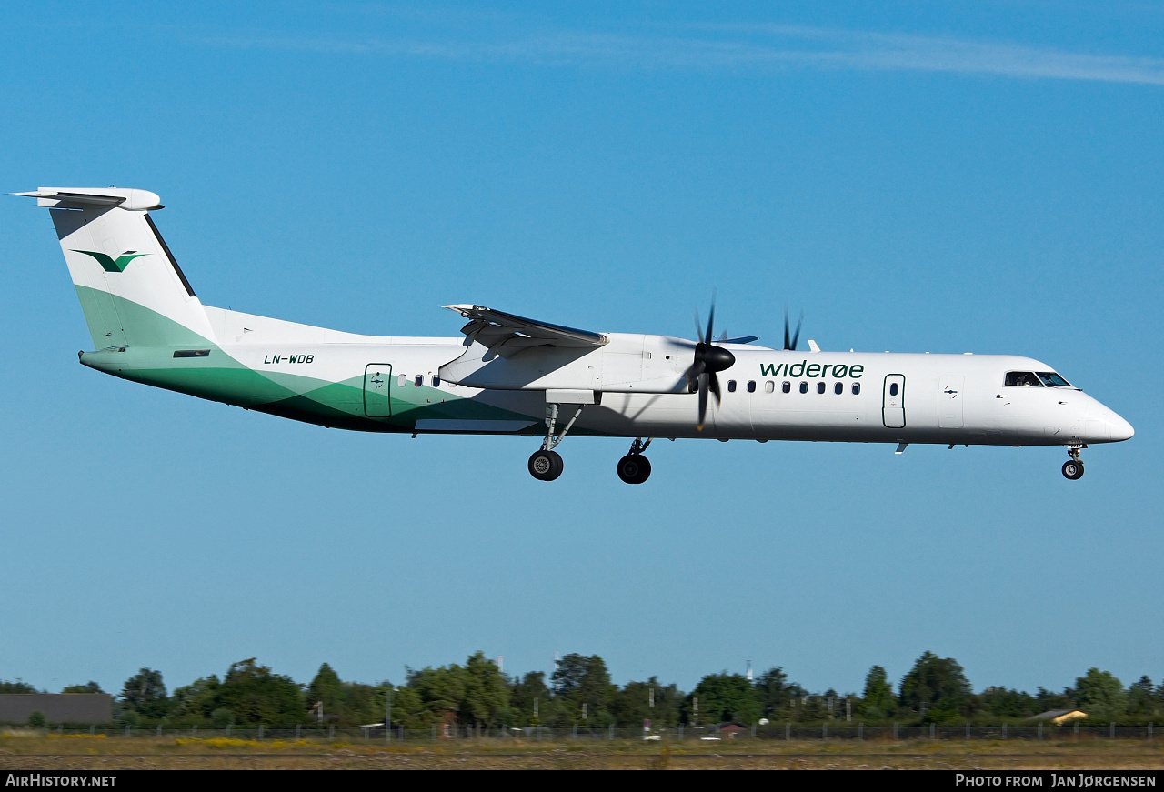 Aircraft Photo of LN-WDB | Bombardier DHC-8-402 Dash 8 | Widerøe | AirHistory.net #638641