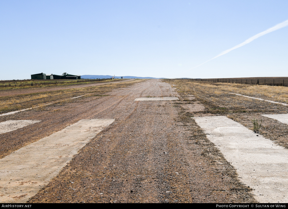 Airport photo of Valverde de Leganes (LEPN) in Spain | AirHistory.net #638654