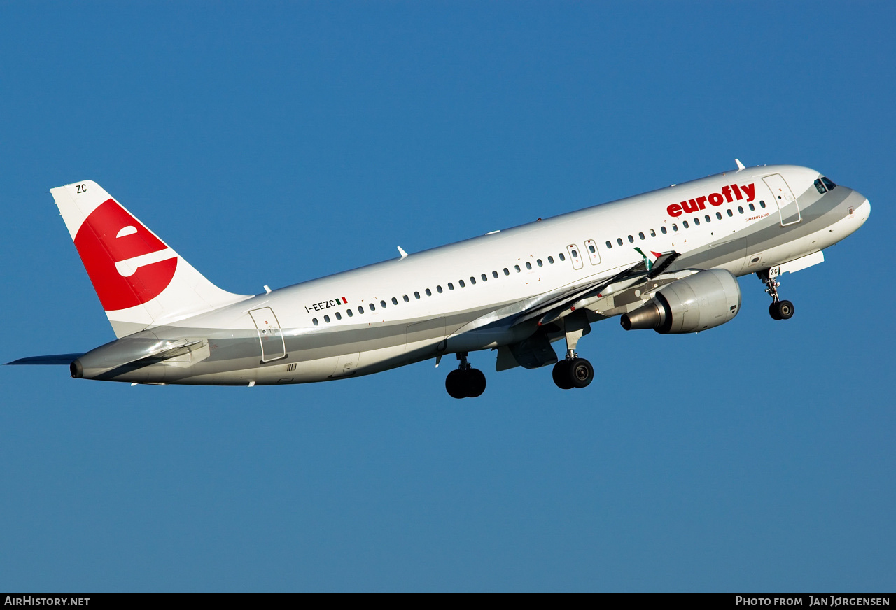 Aircraft Photo of I-EEZC | Airbus A320-214 | Eurofly | AirHistory.net #638691