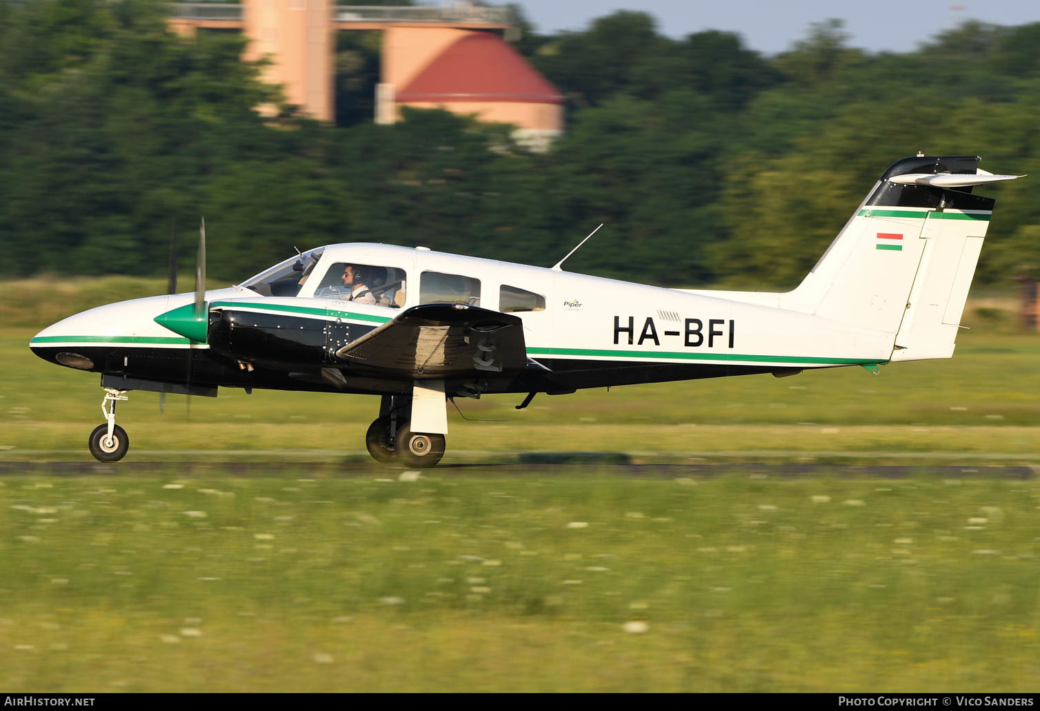 Aircraft Photo of HA-BFI | Piper PA-44-180 Seminole | AirHistory.net #638725