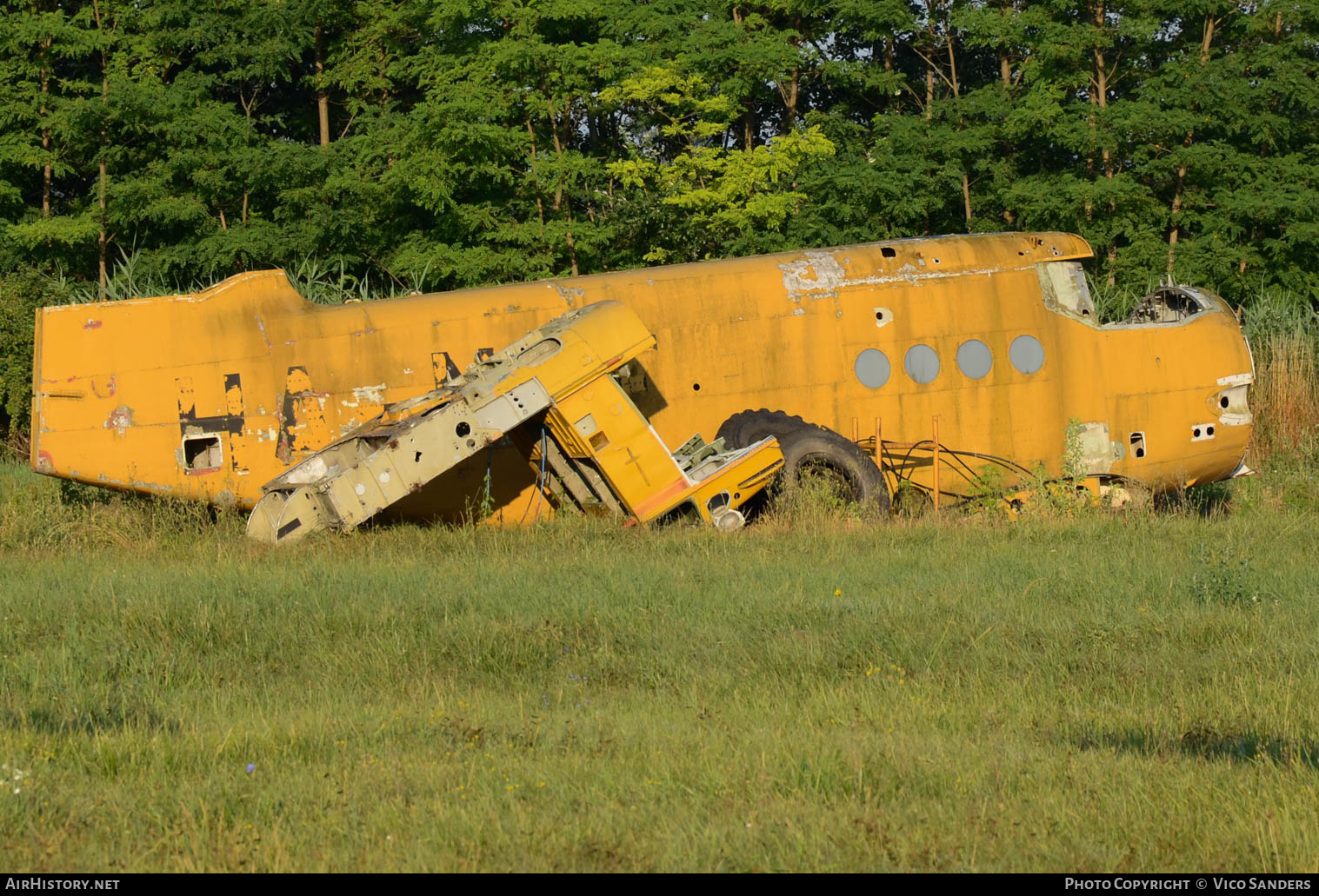 Aircraft Photo of HA-MAF | Antonov An-2R | AirHistory.net #638727