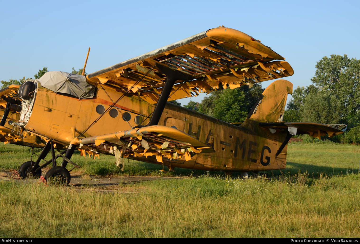 Aircraft Photo of HA-MEG | Antonov An-2R | AirHistory.net #638875