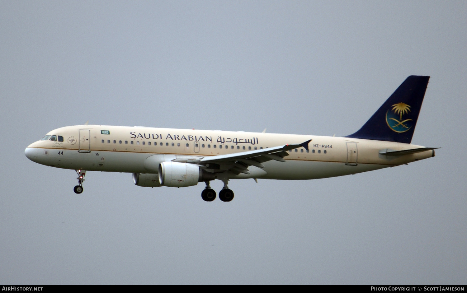 Aircraft Photo of HZ-AS44 | Airbus A320-214 | Saudi Arabian Airlines | AirHistory.net #638899