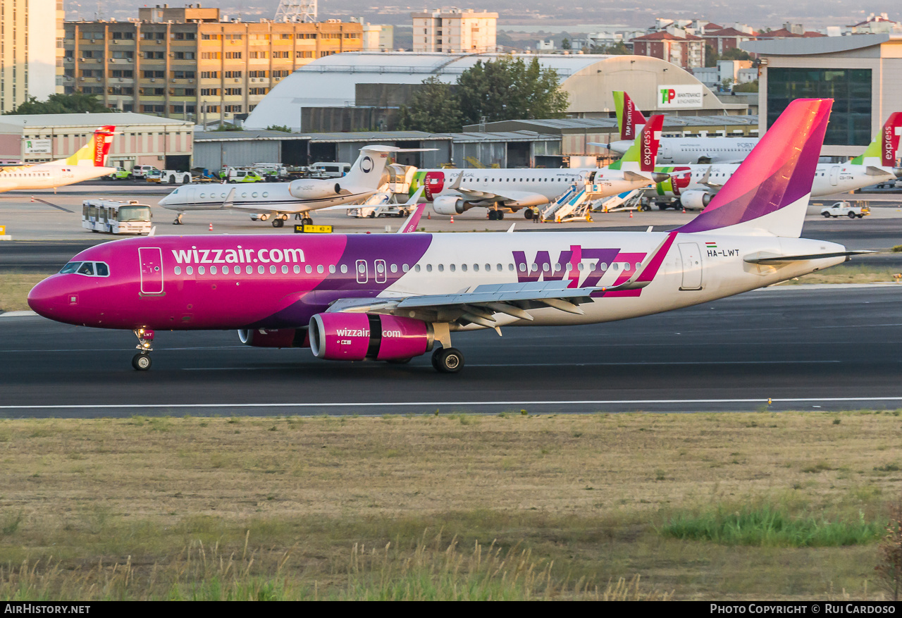 Aircraft Photo of HA-LWT | Airbus A320-232 | Wizz Air | AirHistory.net #638952